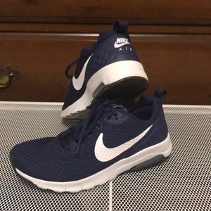 Nike AIR size 6 US